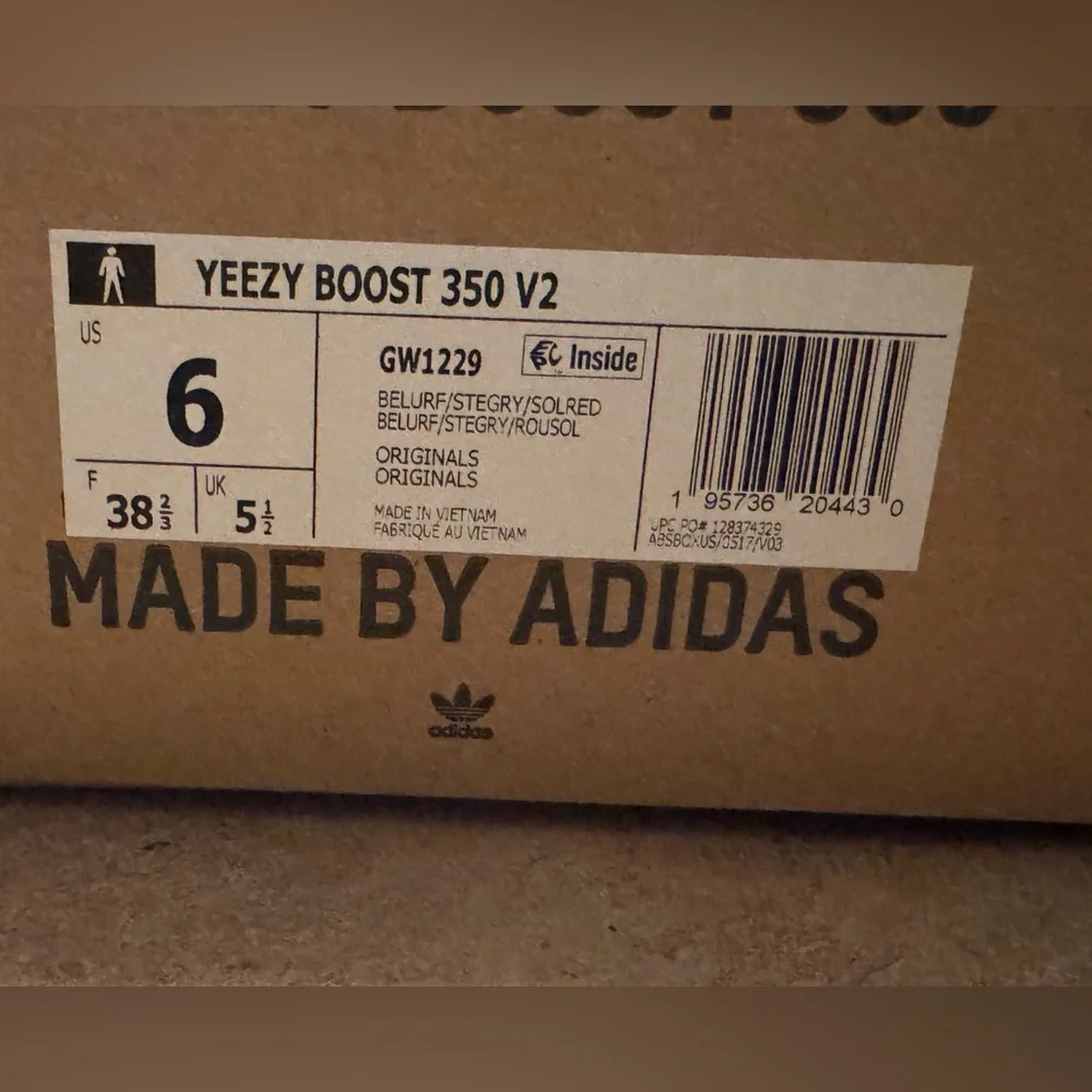 Yeezy Boost 350 V2 - Beluga, Steel Gray, Solar Red - Picture 4 of 4